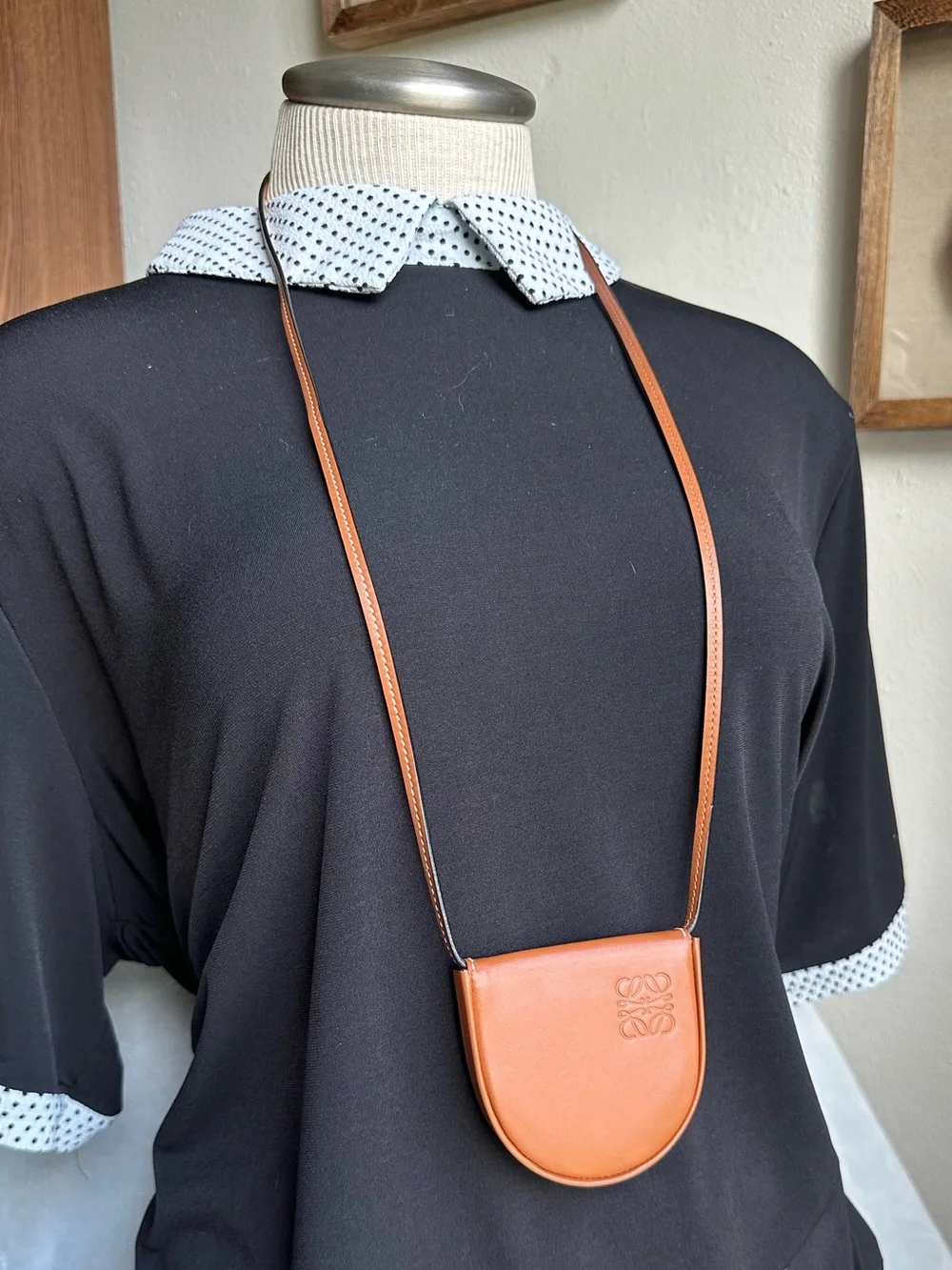 LOEWE Heel Mini Pouch Necklace Bag Tan Leather Complete Set 🤎 - Picture 13 of 13